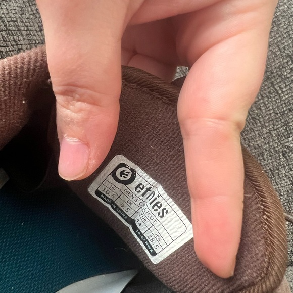 Men’s Etnies sneakers - Picture 4 of 5